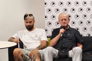 Igor Štverka při grilování