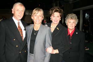 S Martinou Navrátilovou, Ájou Vrzáňovou a manželkou Věrou Bískovou 2004